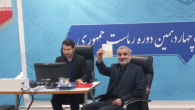 علی نیکزاد در انتخابات ثبتنام کرد