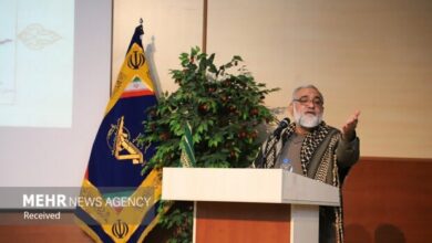 مجاهدان فلسطینی و لبنانی در خط مقدم مبارزه با صهیونیستها هستند