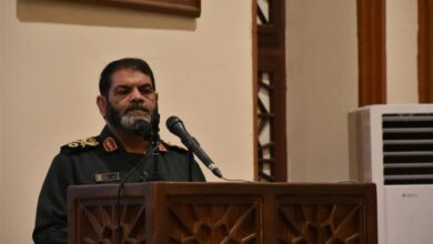 ملت ایران از هر قوم و مذهبی از انقلاب دفاع میکنند