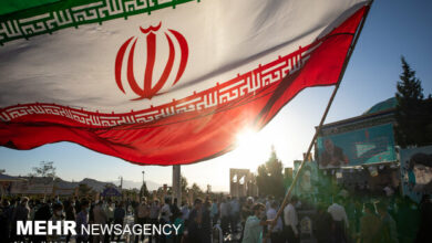 ملت با چشمی باز و فکری عاقبتاندیش برای پیشرفت ایران به صحن بیاید