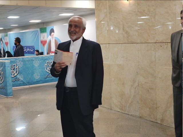 نادران: میخواهم رئیس جمهور مردم باشم نه گروههای سیاسی