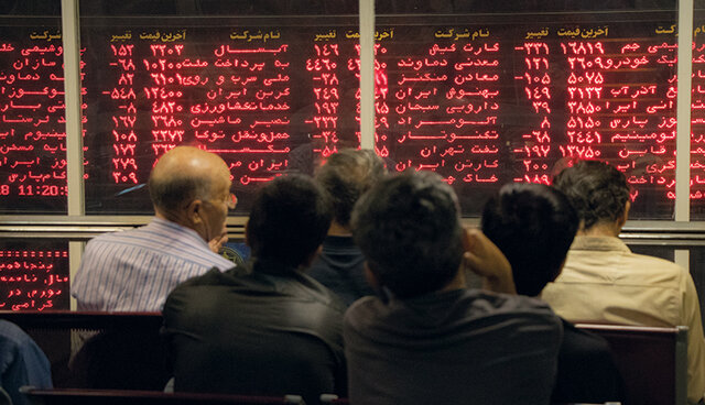 ورود به بازار سرمایه باید پلکانی باشد/ همه تخممرغها را در یک سبد نچینید