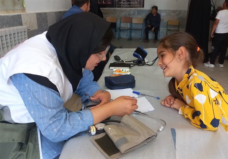 چتر حمایتی پزشکان جهادگر خراسان رضوی در صالح آباد+عکس