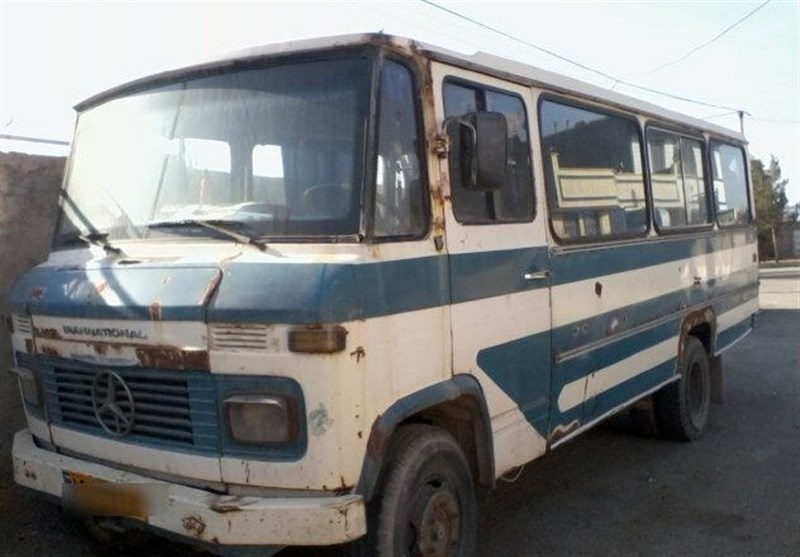 21 مجروح در حادثه برخورد مینیبوس با دیوار تونل