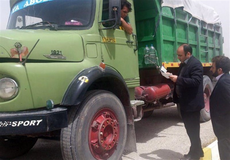 60 محموله فاقد مجوز در کاشان توقیف شد