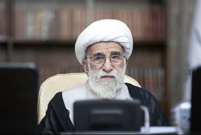 آیتالله جنتی: کاپیتولاسیون نگاه ظالمانه دولتهای استکباری را آشکار میکند