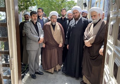 ادای احترام امام جمعه تبریز به شهدای وادی رحمت تبریز