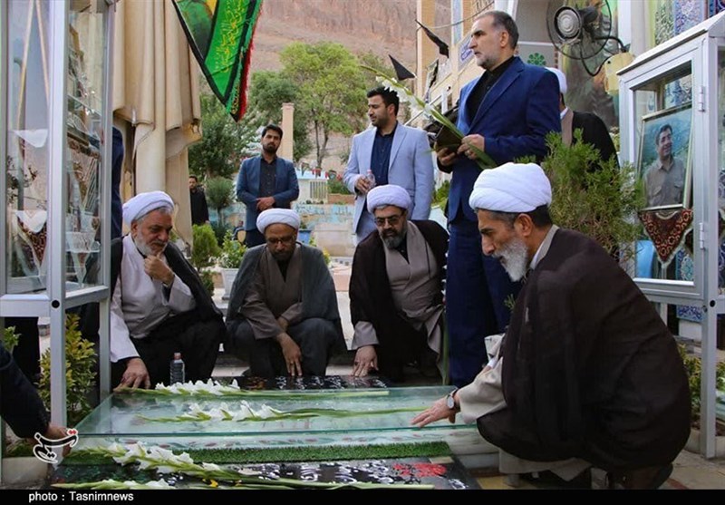 ادای احترام معاون قوه قضائیه به مقام شامخ شهید سلیمانی