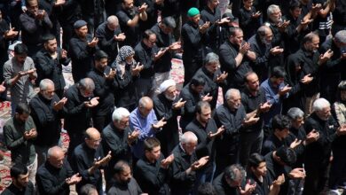 اقامه نماز ظهر تاسوعا در حرم حضرت معصومه(س)