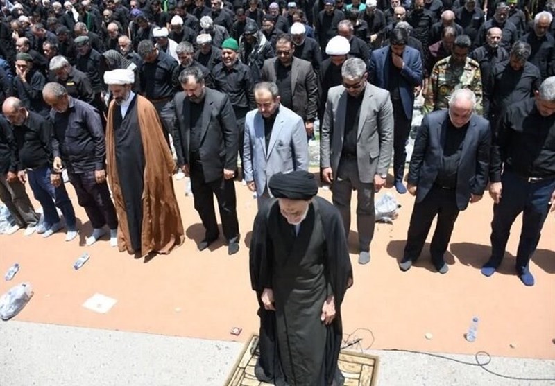 اقامه نماز ظهر عاشورا در قتلگاه بیرجند