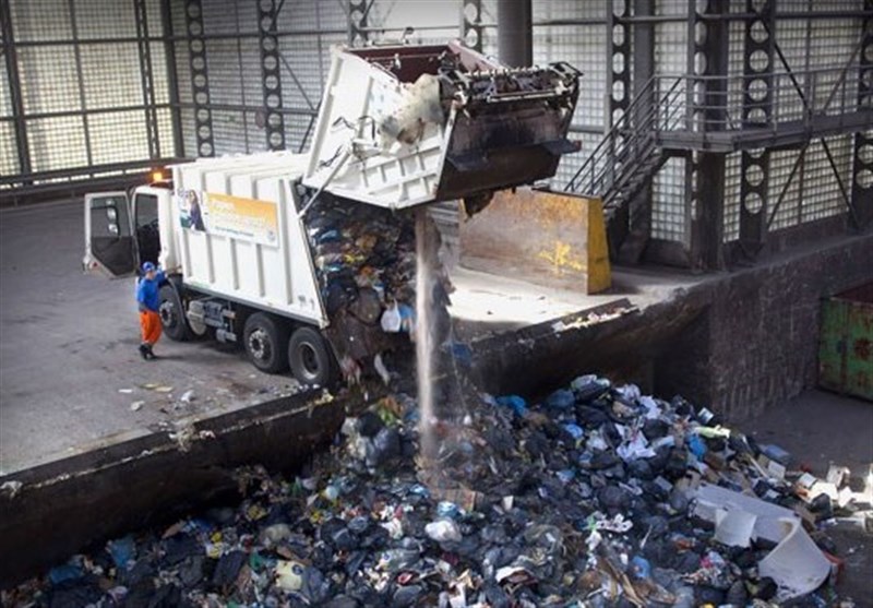 انتقال 16 تن خاکرنگ و لجن از ایران خودرو به مرکز امحاء