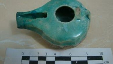 اهدای 2 عدد ظرف تاریخی به یگان حفاظت میراثفرهنگی