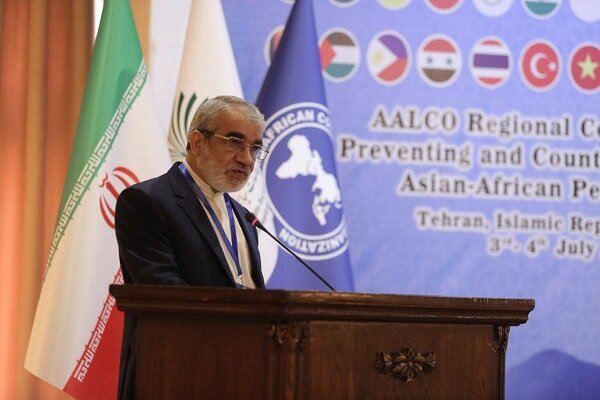 ایران، به عنوان قربانی تروریسم چند دهه با تروریسم مقابله میکند