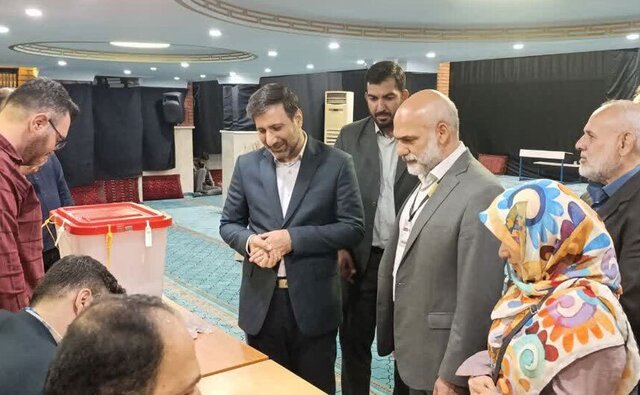 بازدید طحاننظیف از فرآیند رایگیری در مسجد لولاگر