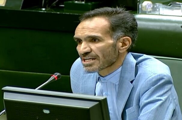 بیات: امور مردم در ۵۰ روز گذشته در هیچ حوزهای بر زمینگذاشته نشد