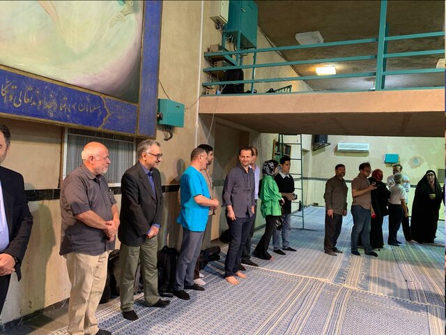 حاشیهنگاری خبرنگار ایسنا؛ صف مردمی در حسینیه جماران