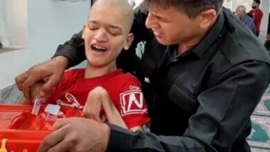 حضور معلول جسمی حرکتی برای رأیگیری در مریوان+فیلم