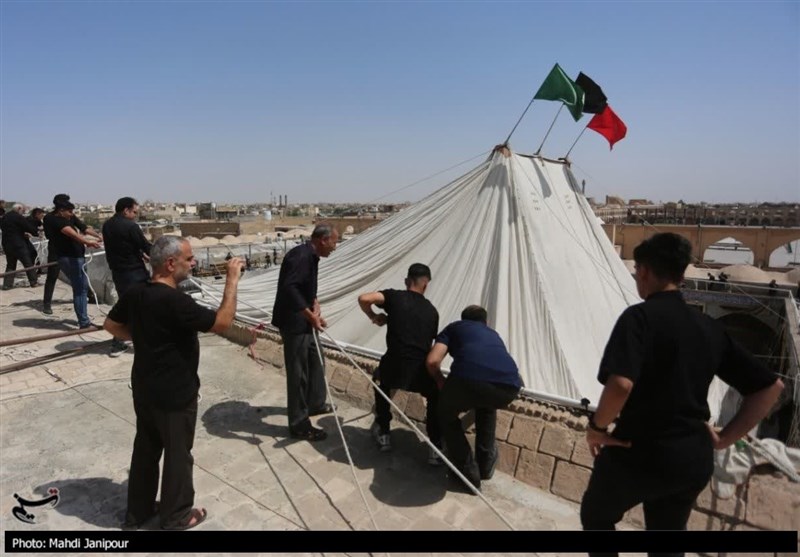 خیمه حسینیه امامزاده هارونیه اصفهان برافراشته شد+تصاویر