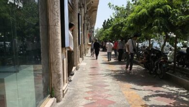 دلار خریدار ندارد/ دلالها فقط میفروشند