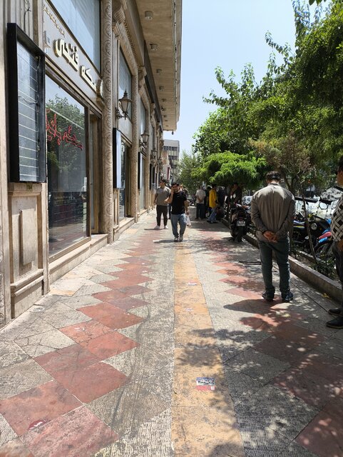 دلار خریدار ندارد/ دلالها فقط میفروشند