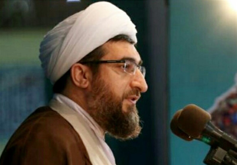 رئیسجمهور منتخب نگاه یکسان به مردم داشته باشد