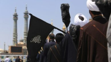 رخت عزا بر تن شهر قم/ حرم حضرت معصومه(س) سیاهپوش شد