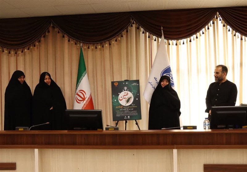 رونمایی پوستر