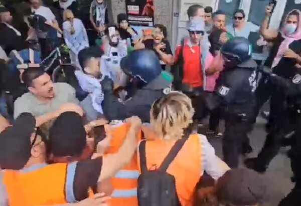 سرکوب خشونتآمیز راهپیمایی حامیان فلسطین در آلمان