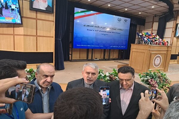 _سلطانی__فر_ _و_ _صالحی__امیری_ _از_ _ستاد_ _انتخابات_ _کشور_ _بازدید_ _کردند_