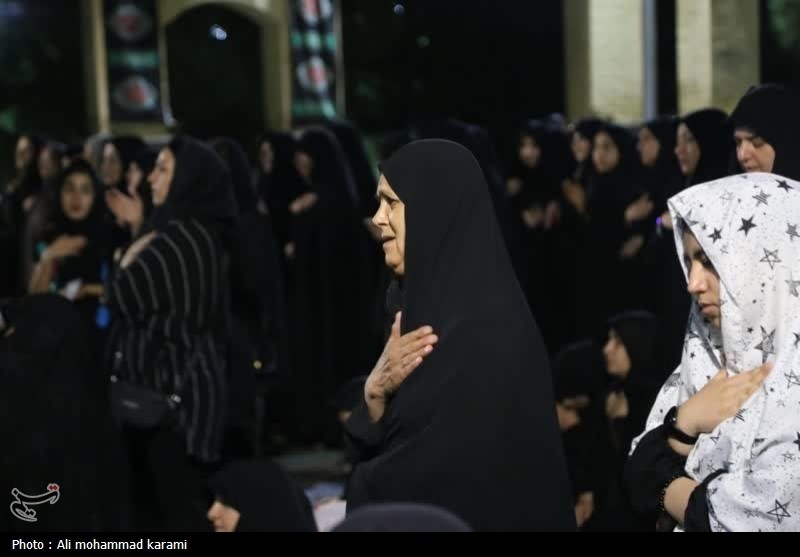 سوگواری اهالی رسانه همدان در جوار شهدای گمنام + تصاویر