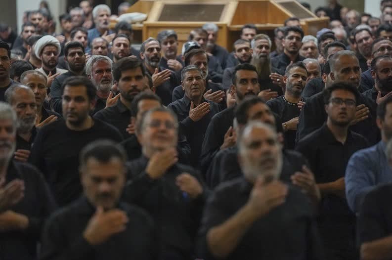 سوگواری عاشقان ثارالله در سومین حرم اهلبیت در تاسوعای حسینی
