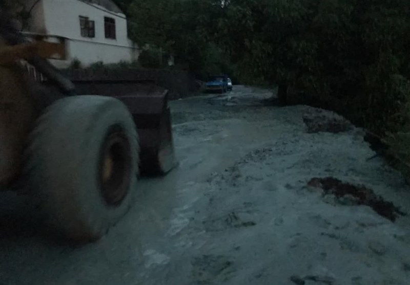 سیل در گزنک لاریجان