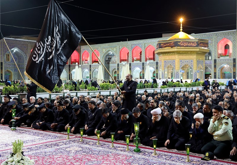 شام غریبان حسینی در حرم مطهر امام رضا (ع) + فیلم