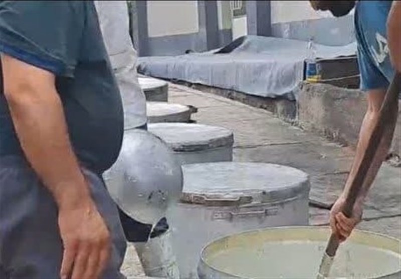 طبخ 72 دیگ غذا به نیت شهدای کربلا + فیلم