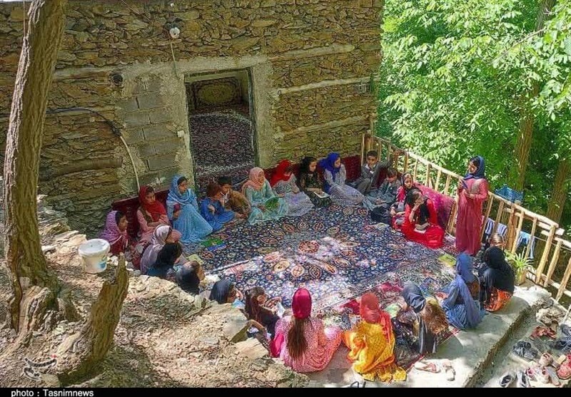 قصهها در خانهباغها؛ کتابخوانی در هوارنشینی+تصاویر