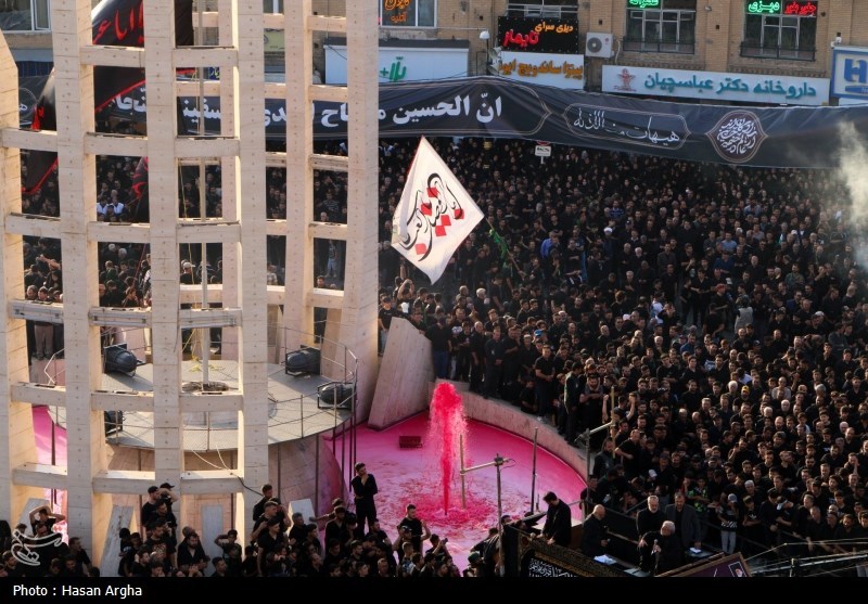 نماز ظهر عاشورا در زنجان اقامه شد