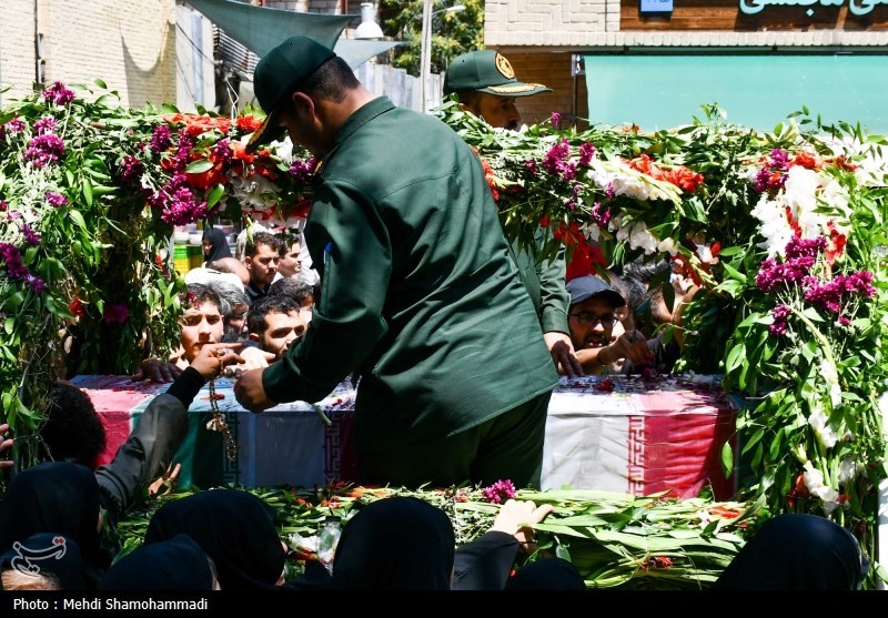 پایان فراق 44 ساله/ پیکر شهید سامی در سنندج تشییع شد