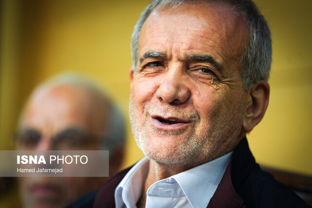 پزشکیان: آنهایی که خود بخشی از مشکلاند نمیتوانند ما را نجات دهند