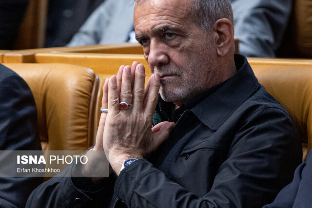 پزشکیان: تحریمکنندگان امروز ایران به دشمنان ما سلاح شیمیایی میدادند