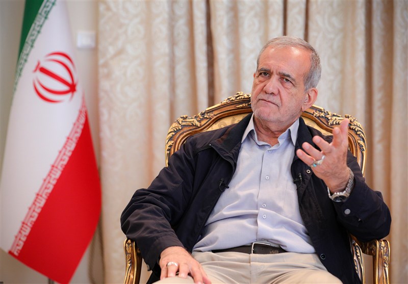 پزشکیان: سیاستهای کلی رهبر انقلاب چراغ راهنمای مسیر است