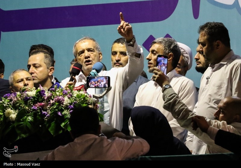 پزشکیان: کاری میکنم تا جوانان دیگر حسرت خارج را نخورند