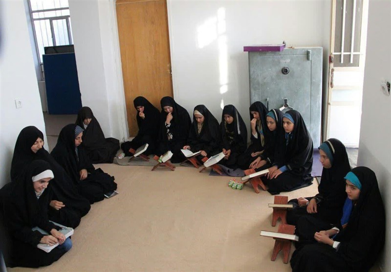 گلایه از وعدههای بیسرانجام مسئولان به نخبه نابینای گنابادی