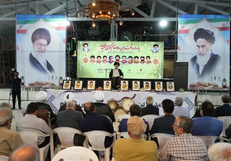 آیتالله حسینیبوشهری: در مقابل تهاجم فرهنگی دشمن بایستیم