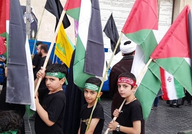 از زیباییهای پیادهروی اربعین/ نایبالزیارهٔ فلسطین