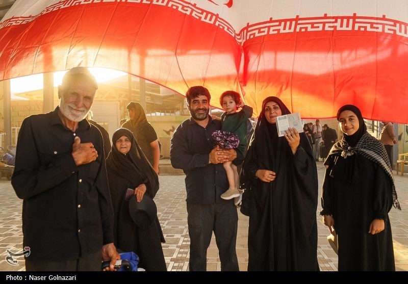 افزایش موج بازگشت زائران به ایران از مرز مهران + فیلم