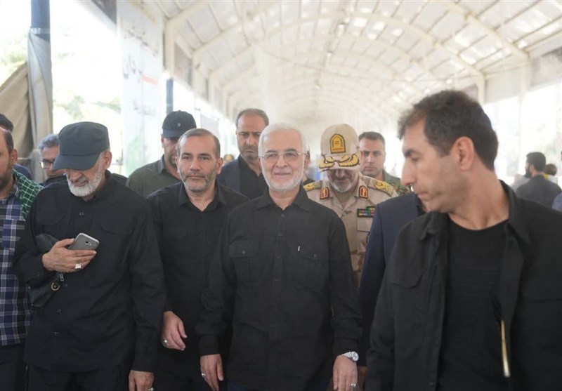 بازدید وزیر کشور از مرز شلمچه/ دیدار با زائران اربعین