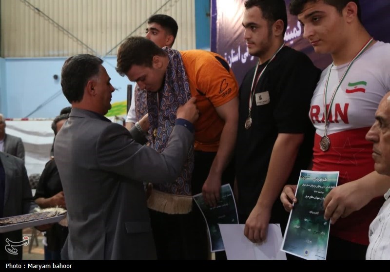 باقرشهر قهرمان روز نخست کشتی رقابتهای پهلوانی استان تهران