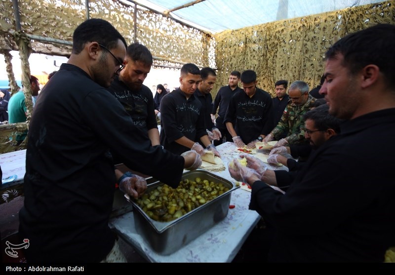 بیش از 2 هزار دانشآموز به زائران حسینی خدمترسانی کردند