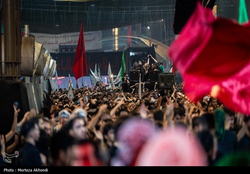 تصاویری زیبا از حال و هوای زائران در شب جمعه بینالحرمین