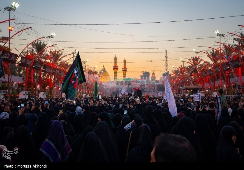 تصاویری زیبا از حال و هوای زائران در شب جمعه بینالحرمین